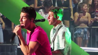Jonas Brothers : Cake By the Ocean live at Madison Square Garden