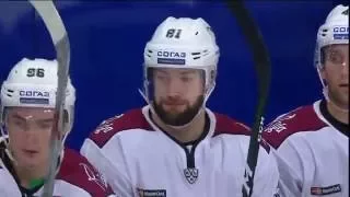 Colton Gillies misses the net wide opened