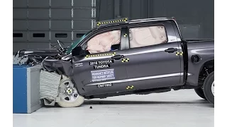 IIHS - 2016 Toyota Tundra crew cab - moderate overlap crash test / GOOD EVALUATION