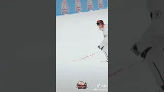 Wang Yibo snowboarding | 王一博滑雪 | 210107 Wang Yibo on Day Day Up Douyin | 210107 王一博 天天向上抖音