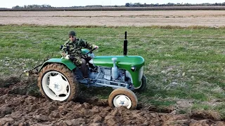 Ursus C-325 z 1962 roku w Orce/ Pług Pz1A 1964 JEDZIEMY