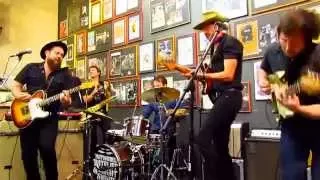 Nathaniel Rateliff & the Night Sweats Live at Twist and Shout "Look It Here"