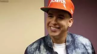 Daddy Yankee Backstage at the 2015 Latin AMAs