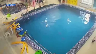 Моторошне відео з луцького басейну: дитина тонула у присутності інструктора