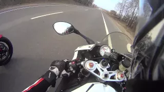 BMW S1000RR vs Honda CBR1000RR