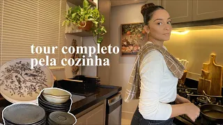 Tour pelos utensílios de cozinha, eletrodomésticos e armários + favoritos e dicas.