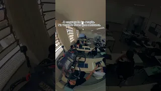 Drone invade sala de Aula, outra vez.