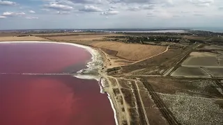 Крым розовое озеро Сасык-Сиваш съемка с дрона 4К