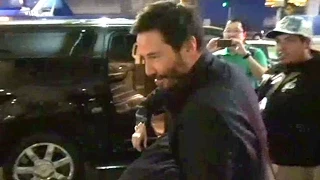 Super Polite Keanu Reeves At LAX