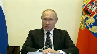 Путин объявил о переносе парада в честь 75-летия Победы