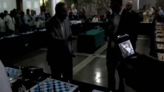 Gary Kasparov complains in Johannesburg simultaneous exhibition