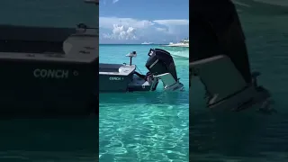 [The Best Boat] Nothing beats this water 💦 Check out this Conch 33 floating in the Bahamas