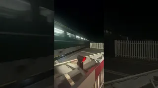 GWR 5 Car HST Passing Full Quart level crossing