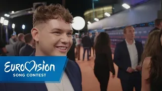ESC 2019: Michael Rice aus Großbritannien auf dem Orange Carpet | Eurovision Song Contest | NDR