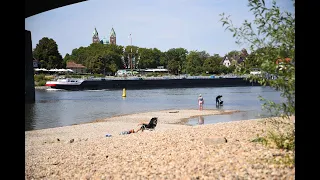 Fehlender Regen - Niedrigwasser bei Rheinkilometer 400