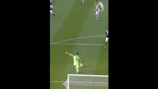 A Goalkeeper scores in 13 seconds right after kickoff!￼