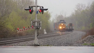 (HD) Amtrak train passes really short CSX intermodal train