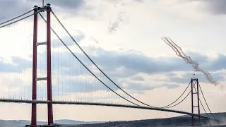 World's longest suspension bridge put into service