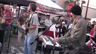 Stick Figure live at Ocean Beach Farmer's Market (The World Is Waiting, Hawaii Song)