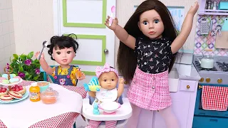 Doll family breakfast routines! Good habits for kids with Play Dolls collection!