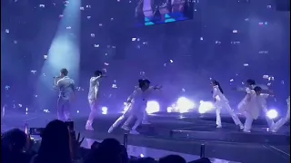 Telão cai em cima da boyband durante show em Hong Kong