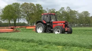 Gras maaien met een Case International 1255XL en Kuhn FC 350 G getrokken maaier (2019)
