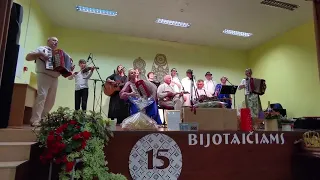 Liaudiškos muzikos kapela „Bijotaičiai" švenčia savo 15 metų jubiliejų