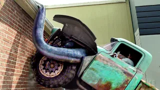 4つの車輪、300馬力、4つの触手🚙🐙 | モンスタートラック | 映画シーン