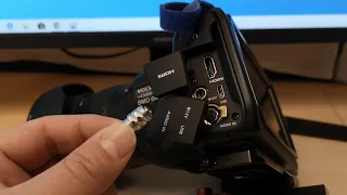 Blackmagic Design Pocket Cinema - Insert/Removal of the Power Connector -