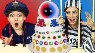 Mukbang Giant Eyeball Jelly Cake 왕눈알젤리케이크 먹방  Escaping from a Chocolate Jail - MIU