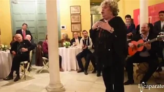 María Jiménez canta Aquella en una fiesta y deja a todo el mundo con la boca abierta.