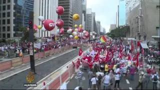 Brazilians march to support Petrobras and president