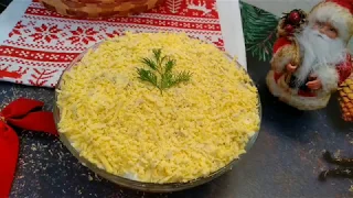 Салат с курицей и  грибами! Быстро, просто и очень вкусно!