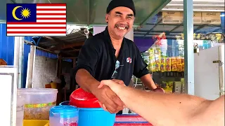 Locals Lead Me to the Best Nasi Lemak! 🇲🇾