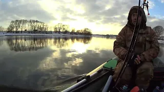 Рыбалка с лодки на Москва реке. Зимний спиннинг. Щука. Судак