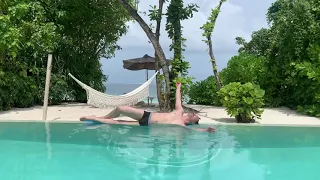 Дима Билан - Отпуск на Мальдивах - Дима плещется в бассейне (mood video) - Январь 2021