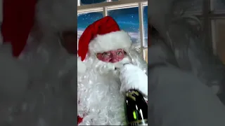 Drunk Santa Claus Tells Bad Jokes - Screaming Fun