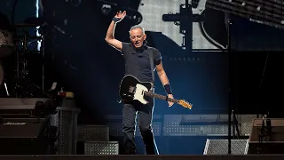 Mass. doctor explains type of ulcers that caused Bruce Springsteen to pause tour