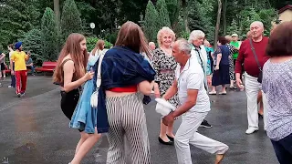 🌟С РОЗОЮ🌹 КРАСИВОЮ 💃НЕ ВСЕГДА ЛЮБОВЬ СЧАСТЛИВАЯ...😏