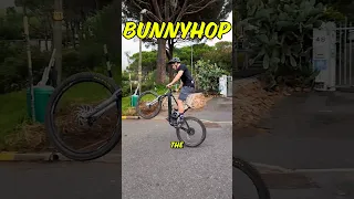 How to Bunnyhop your Bike😎 #mtb #mtbtips #bikeskills #bunnyhop #shorts