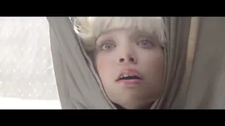 Musicless Musicvideo / SIA - Chandelier