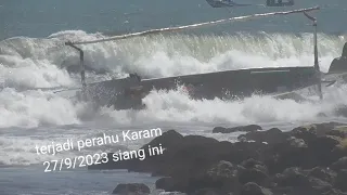 Perahu Dihajar Ombak Langsung KaRam..Pantai Puger 27/9/2023 Siang ini 12:40