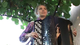 Wake me up Avicii tribute by Natalya Chesnova fisarmonica accordion