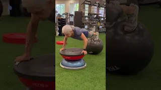 80 year old grandmother doing 💪#shorts #trending #viral #gym #fitness #workout