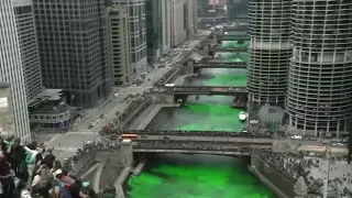 Incredible Time Lapse Shows Chicago River Dyed Green in 30 Seconds