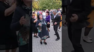 14.10.23г..."Е-30"...звучит на танцполе в Гомельском парке.... 🚘... 💃🕺💃🕺