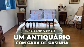 UMA CASA, UM CENÁRIO, UM ANTIQUÁRIO, COM MÓVEIS E OBJETOS GARIMPADOS