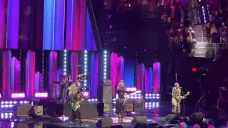 The Go-Go’s perform “We Got The Beat”