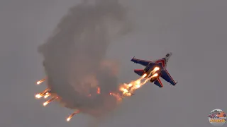 Solo aerobatics of the Sukhoi Su-35 from the Russian Knights air group on Pravdivy. August, 2022.