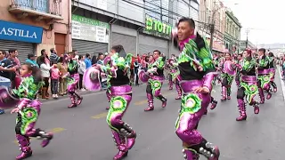 Caporales San Martin Junto A Banda Rebeldes En El Carnaval De Los Colores Filzic 2018
